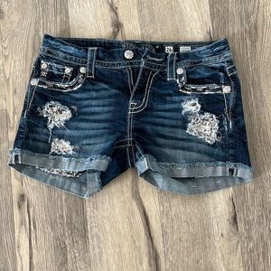 Miss Me Shorts size 26 like new!